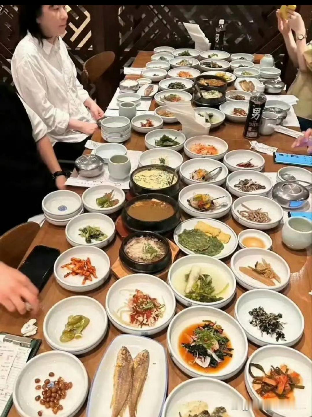 韩国一桌子菜vs中国一桌子菜 ​​​
