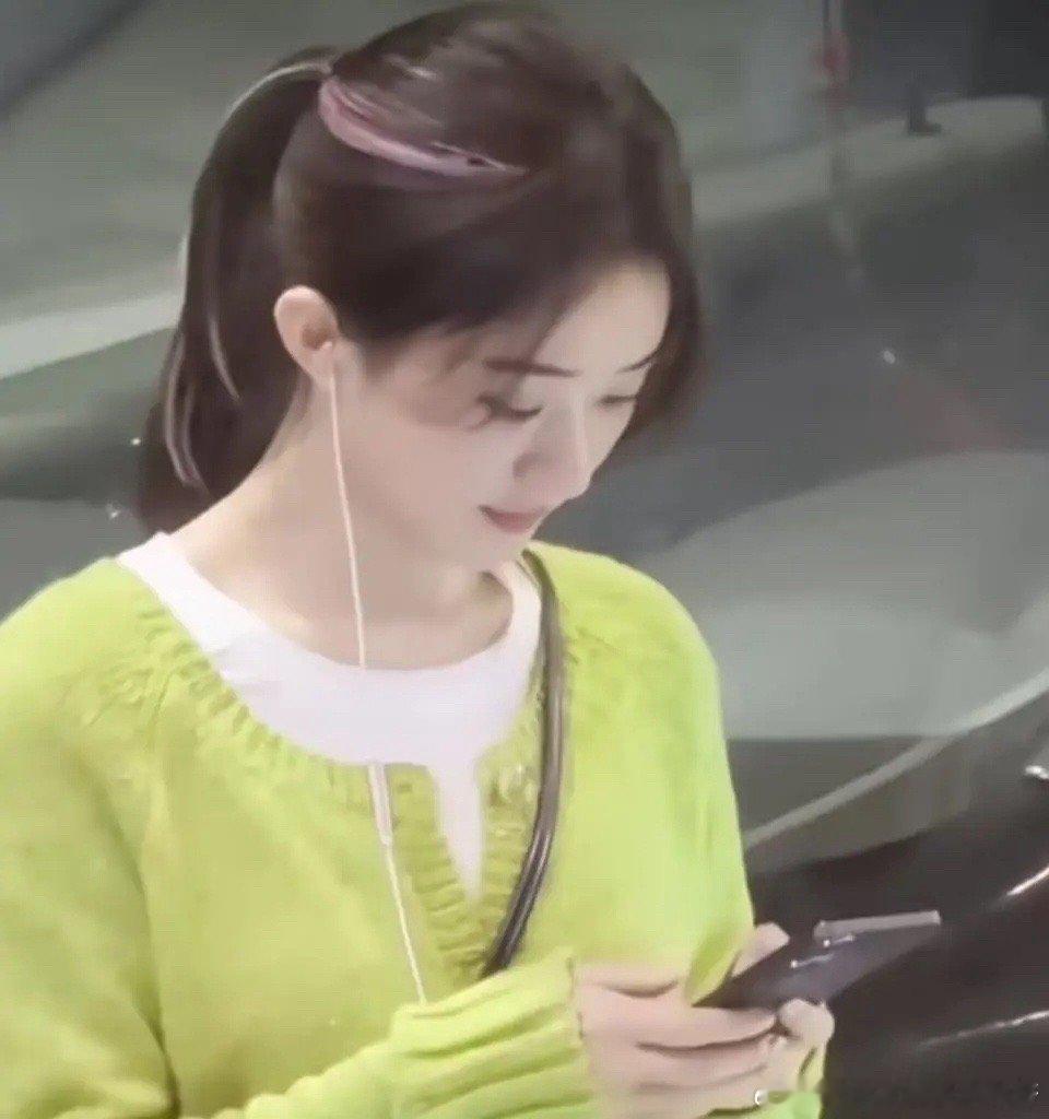 赵丽颖状态真好呀，当她粉丝好幸福，嫩嫩的 ​​​