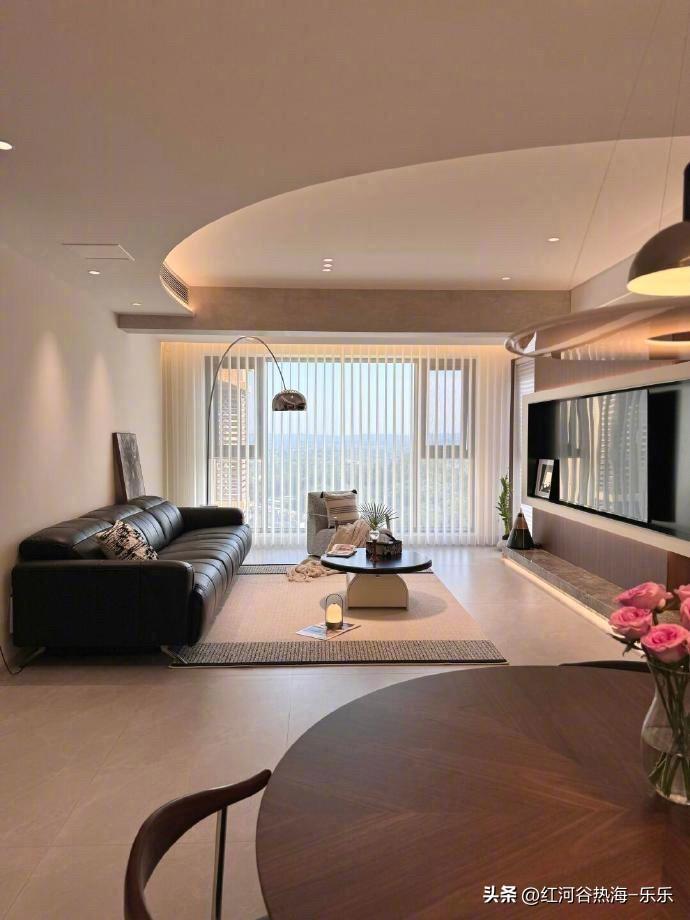 别总盯着大盘看，别总问“什么时候涨”。真正的高手，不看短期天气预报，他们只判断季