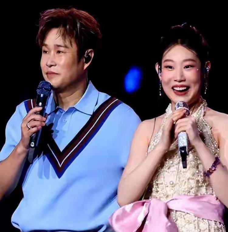 离春节只剩一周，小沈阳女儿沈佳润遭全网抵制，还连累了老爸，甚至让成龙无故躺枪。沈