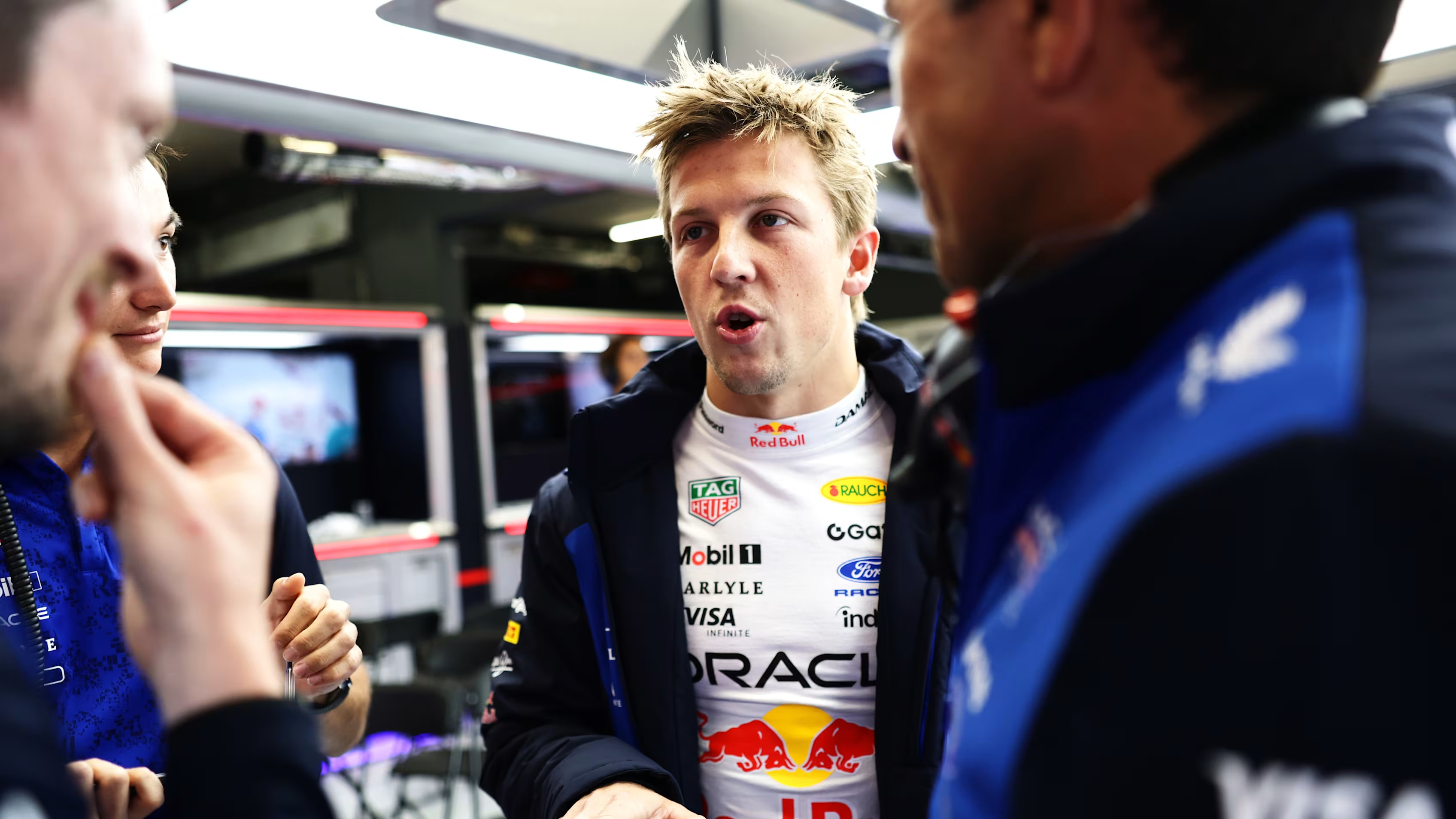 F1 在2026年F1荷兰大奖赛中，临时代打的利亚姆·劳森，在比赛过程中反复抱怨