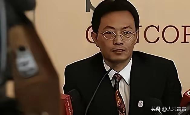 北大前教授如此荒唐，终究是害了自己！
2003年，美国打伊拉克，就连小学生都知道