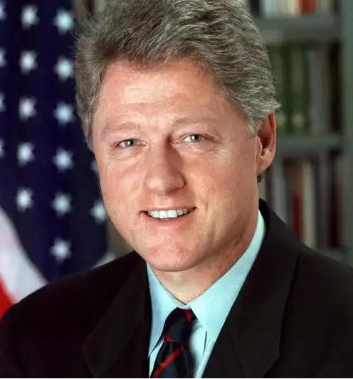 美国这三十年最尴尬的，不是选不出聪明总统，而是再也没有一个人，能同时拿到克林顿当