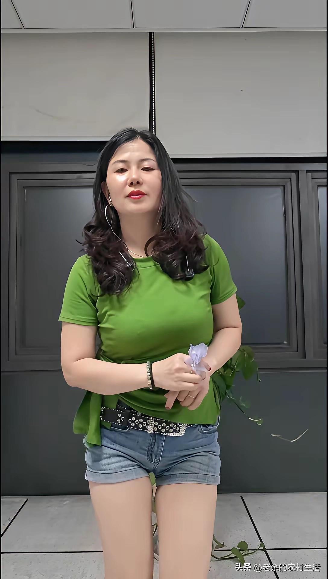 女人出G
就是男人的无能
大家同意这句话吗
反过来
男人出G呢
也是女人的无能吗