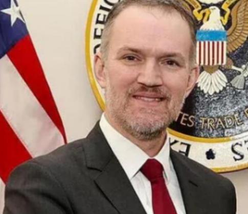 美国贸易代表这话简直把霸权脸谱刻在脑门上了——“我可以掀桌子，但你不能摔碗”，这