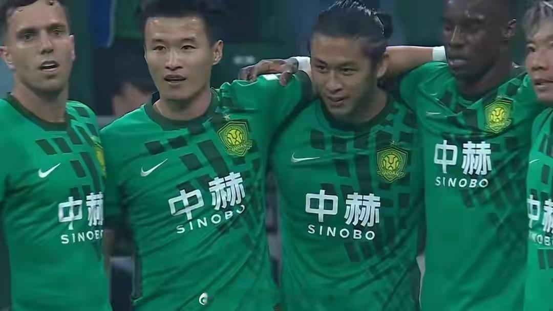 随着国安4-2海牛，大连2-3憾负，中超积分榜更新，蓉城稳坐榜首！北京时间5月1
