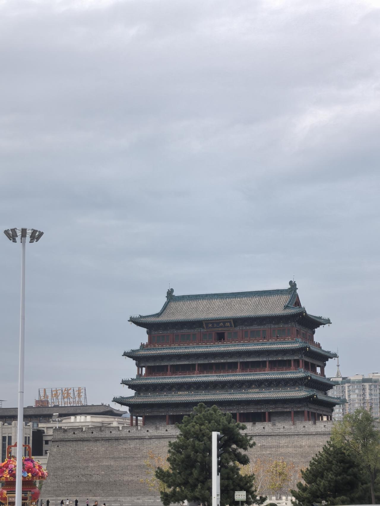 这是北方一个省会非常特别的建筑，友友们知道这是哪儿吗？