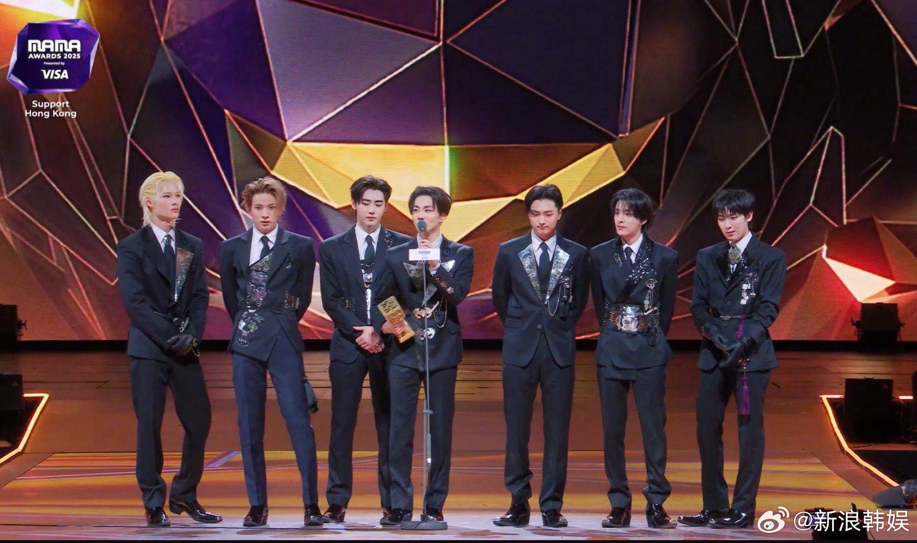 ENHYPEN大赏 ENHYPENmama大赏MAMA大赏：ENHYPEN。 