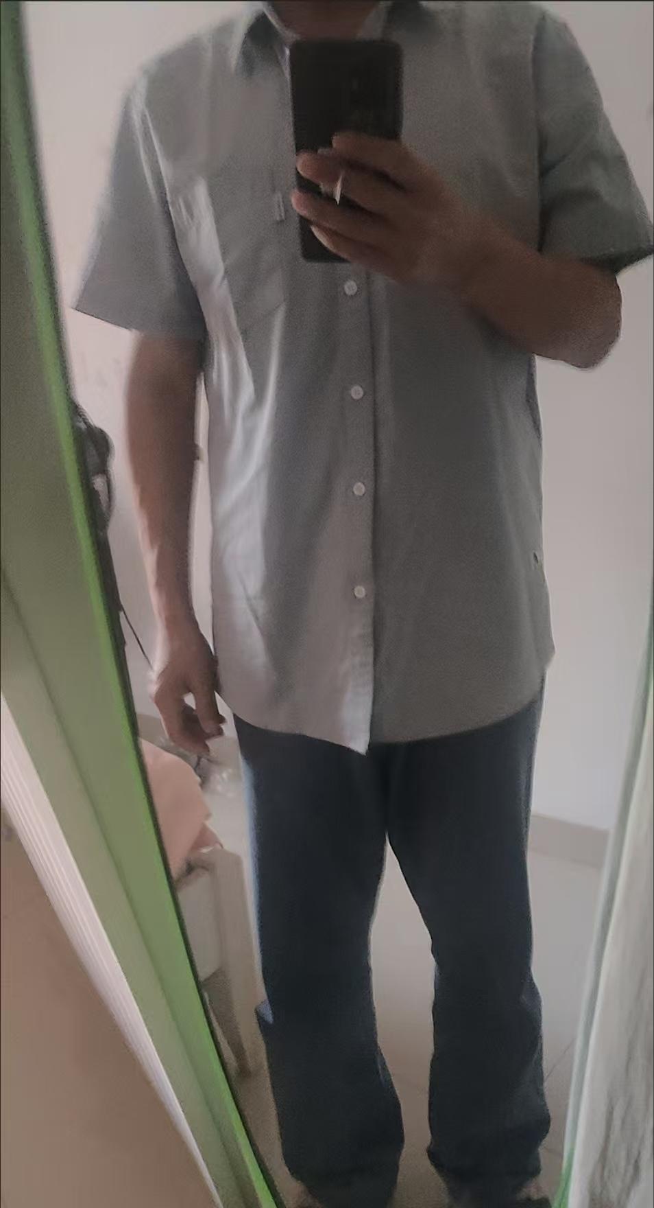 回到老家，阿光做了一件藏了一整年的事，也是自认为做的最正确事情。
瞒着媳妇，悄悄