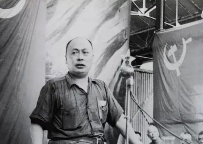 陈赓大将非常胆大。1949年陈赓当选为中央候补委员后，听闻自己只做了个候补委员，