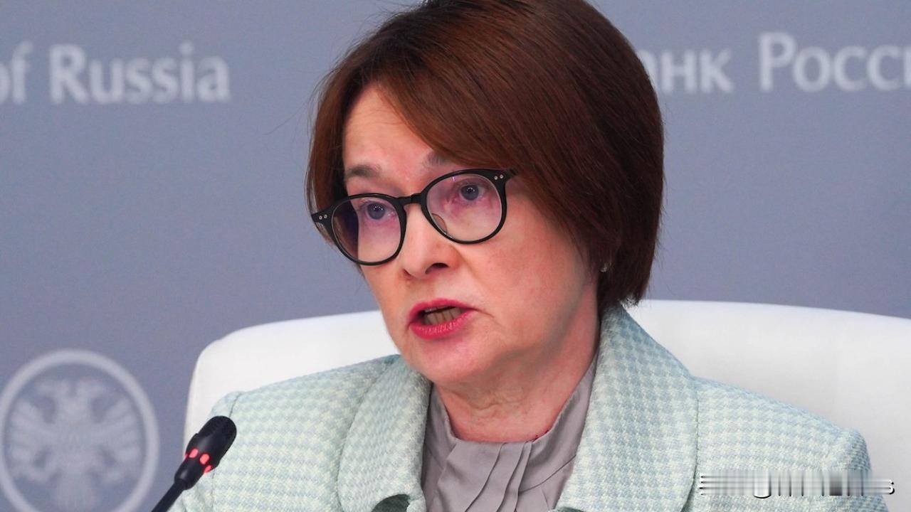 俄罗斯央行预测，随着油价跌破35美元以及制裁措施收紧，俄罗斯将遭遇30年来最严重