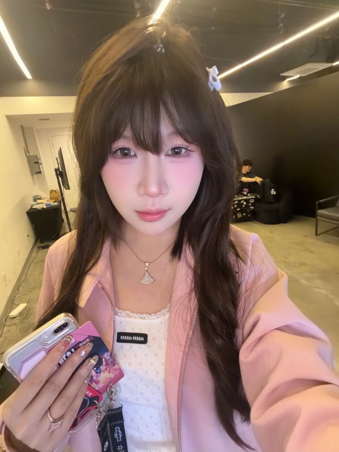 晚安大家！我吃药睡觉啦💊现场好热情呀 人特别多 都没怎么跟大家贴贴抱抱下次有别
