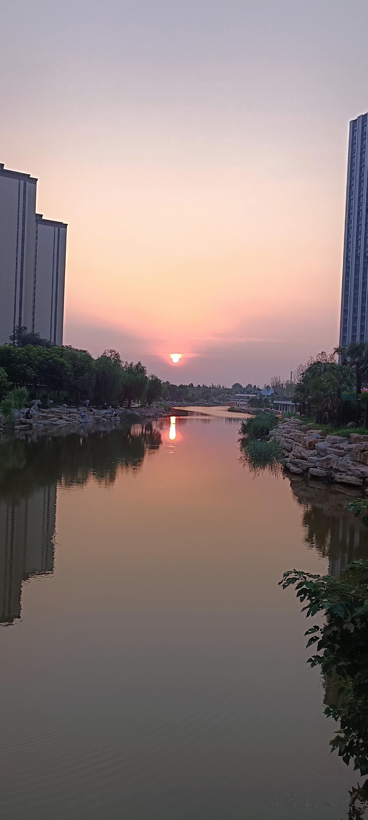枣庄的晚霞绚丽多彩