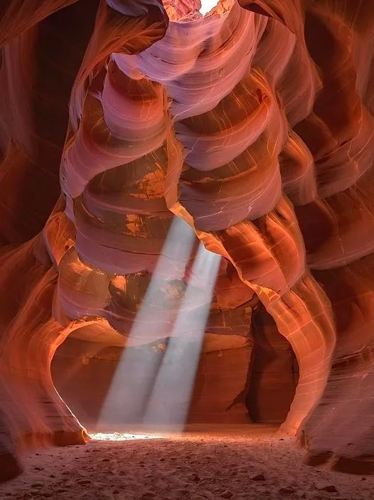 羚羊峡谷 - 大自然的艺术殿堂