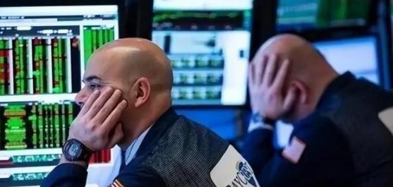 我感觉一旦中国今天清空全部7307亿美元美债，明天我们自己的出口企业，就将接不到