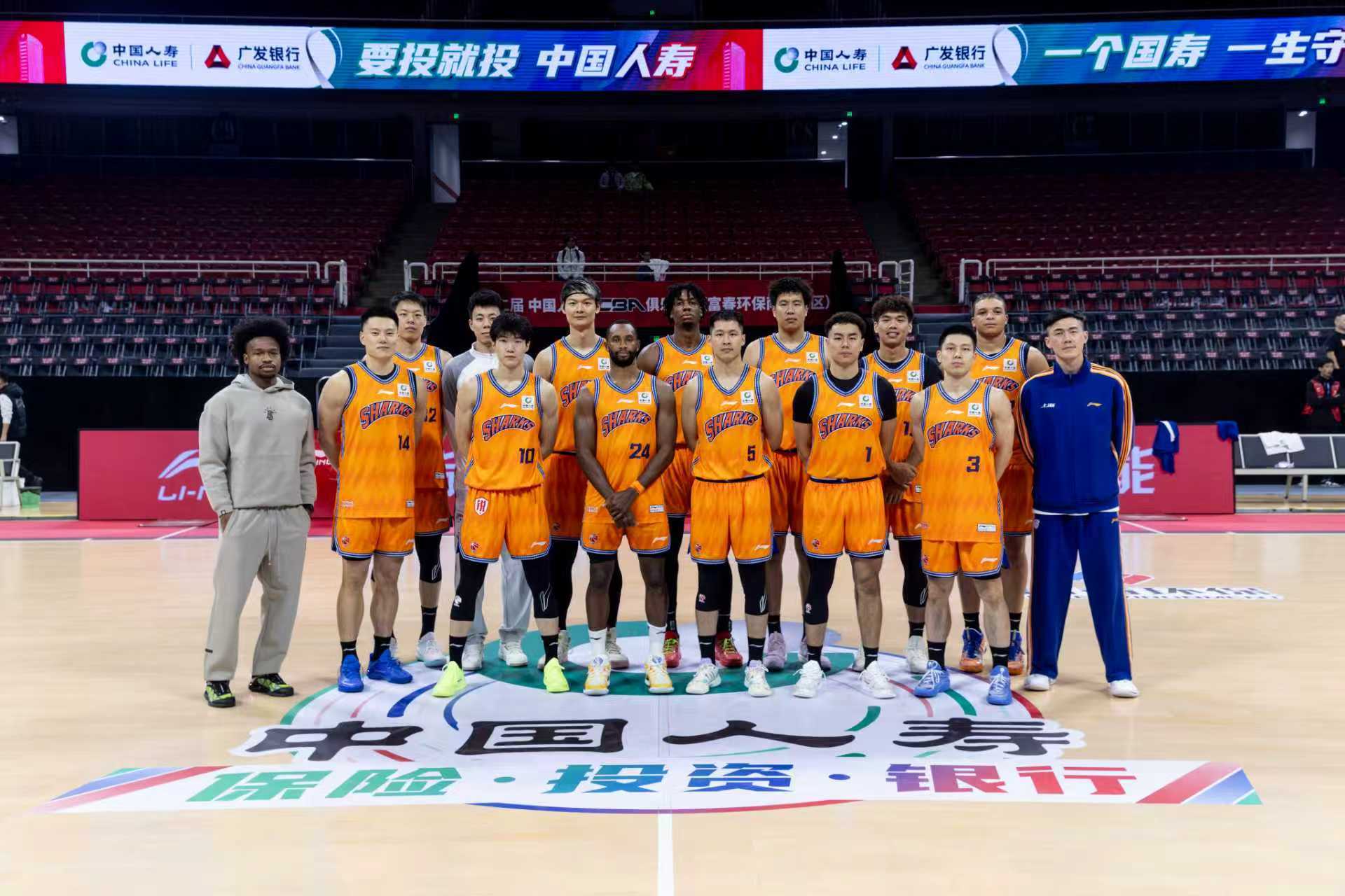 上海男篮，提前12轮锁定季后赛席位！联盟首支！上海久事大鲨鱼