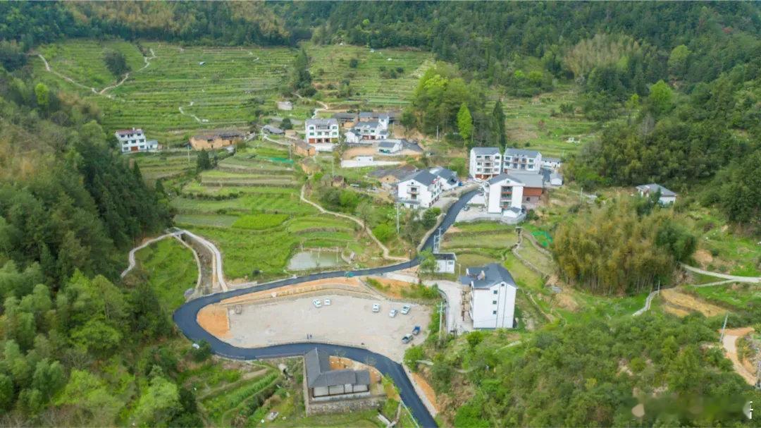 #今日推荐# 【云和梨庄村】2023年以来，梨庄村以公园乡村建设为契机，以梨为媒