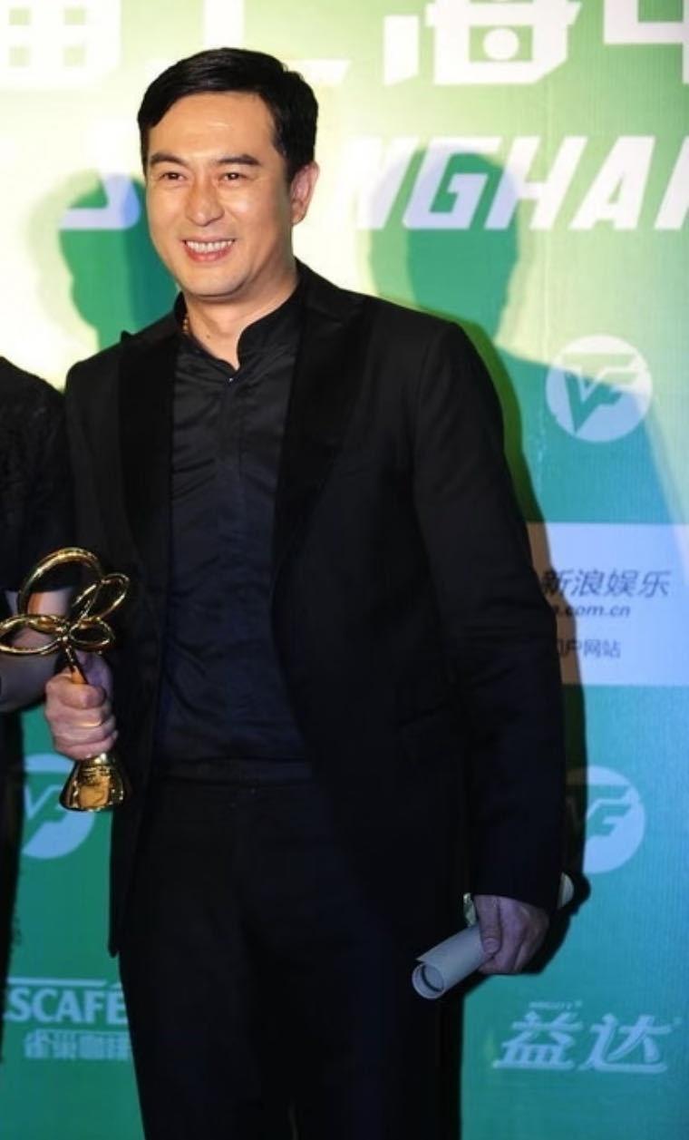 全员演技出彩胡三元出狱看见青娥住破房，那红眼眶含着的泪比啥台词都管用，张嘉益真不