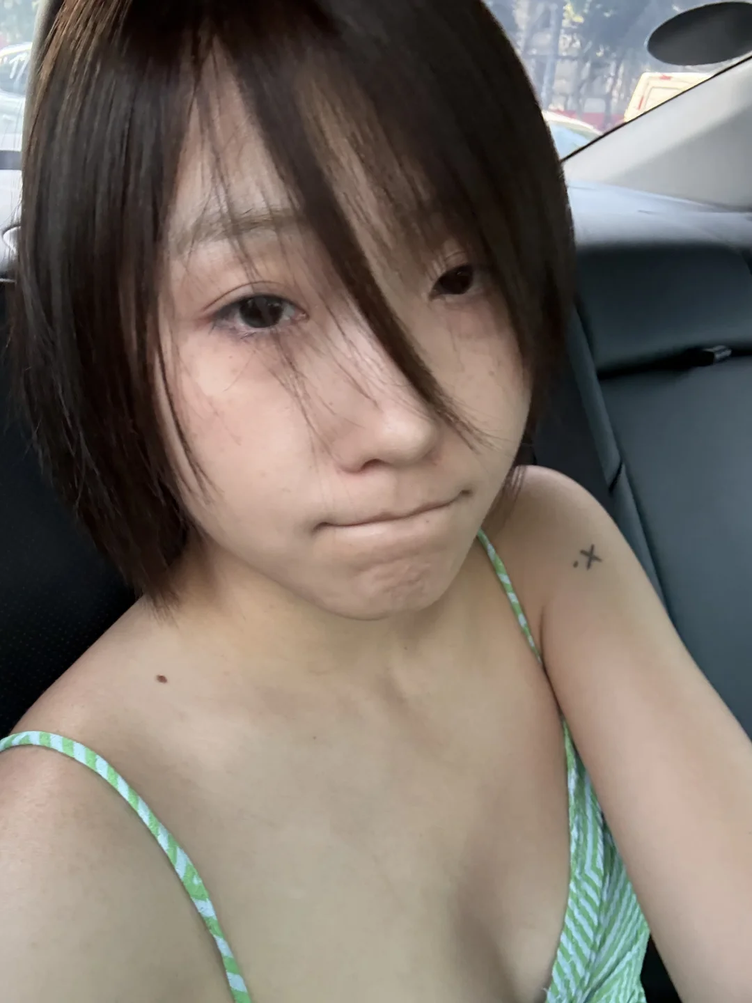 刚染完头发在车上难过好久(;_;)