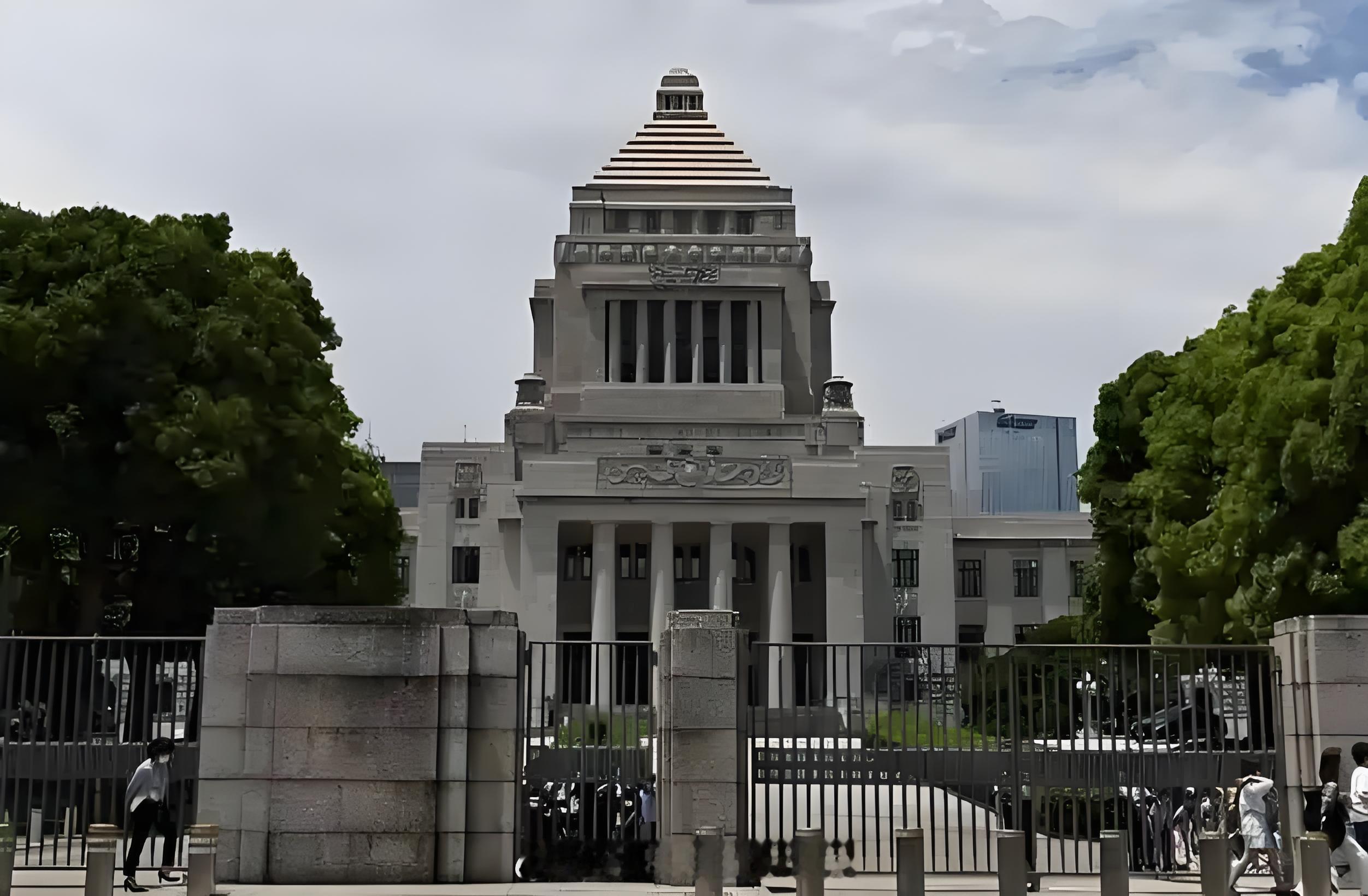 现在我们的实力强于日本，所以日本不敢轻举妄动。而如果将来哪一天日本的实力又反超了