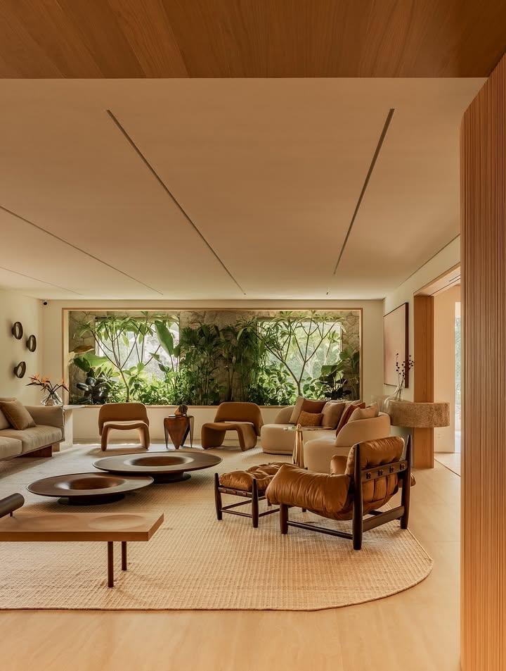 原木肌理、柔光漫影，邂逅柔软且治愈的理想栖居。家装的高级感是什么样子呢? 家居