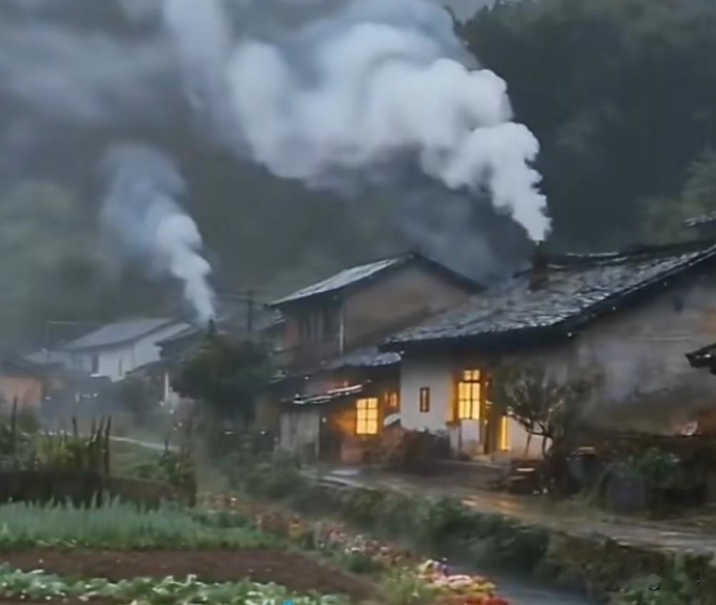 干工地几十年病倒不认定工伤，中年大叔转行进厂，钱少一点，能安稳保命就够了。

 