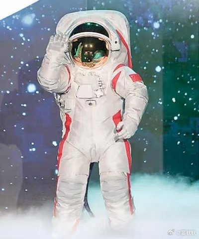 大白话解读载人登月《人民日报》昨天以《载人登月，要过几道关》为题，详解如何实现“