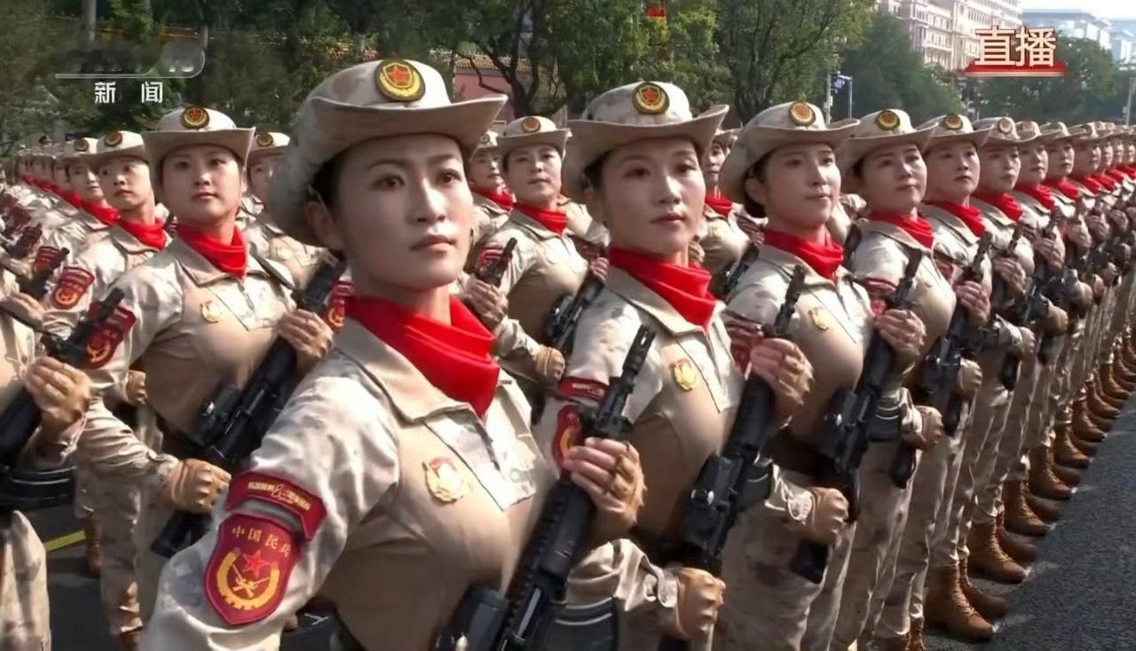 英姿飒爽的女兵，太帅了！九三盛大阅兵 ​​​