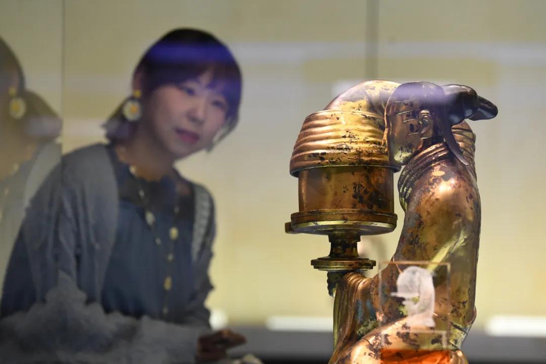 【长信宫灯即将“出差”归来】近日，河北博物院镇馆之宝——被誉为“中华第一灯”的长
