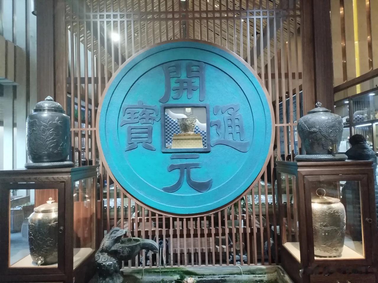 淡淡白云似神韵。