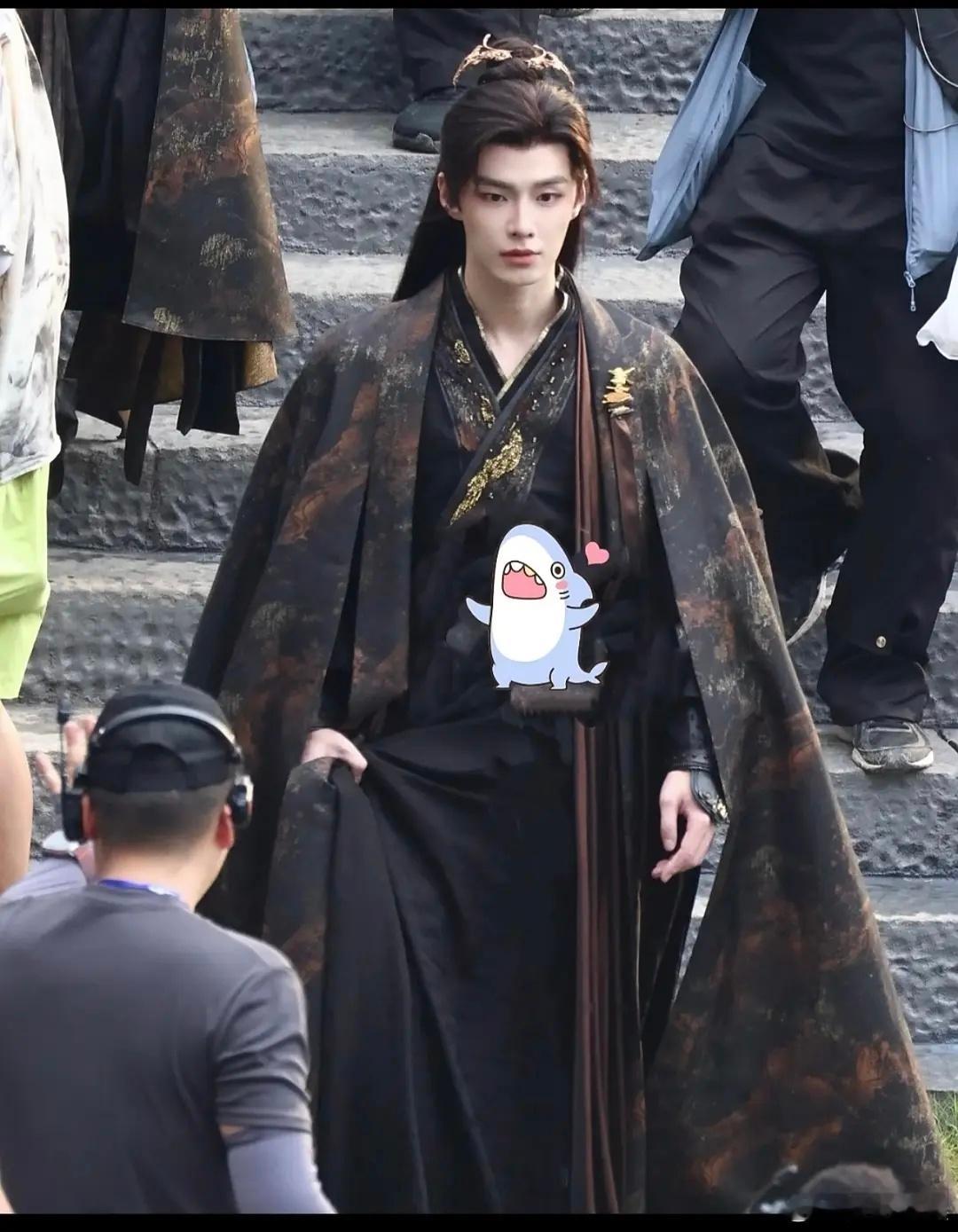 何与 李兰迪妆造怎么样 