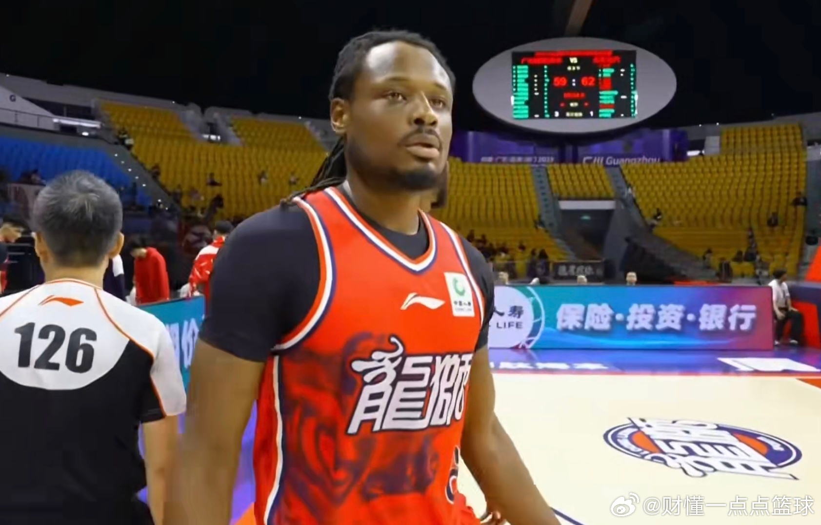 广州龙狮主场85-98不敌北京北汽，又一次倒在熟悉的第四节崩盘陷阱里。前三节尚能