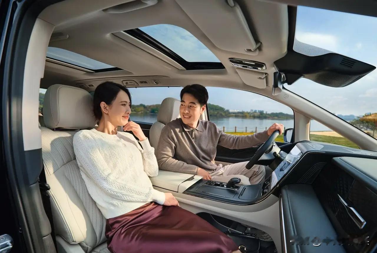 2026款M8 HEV打动我的地方，就在这三个问题都给到了比较完整的答案。

先