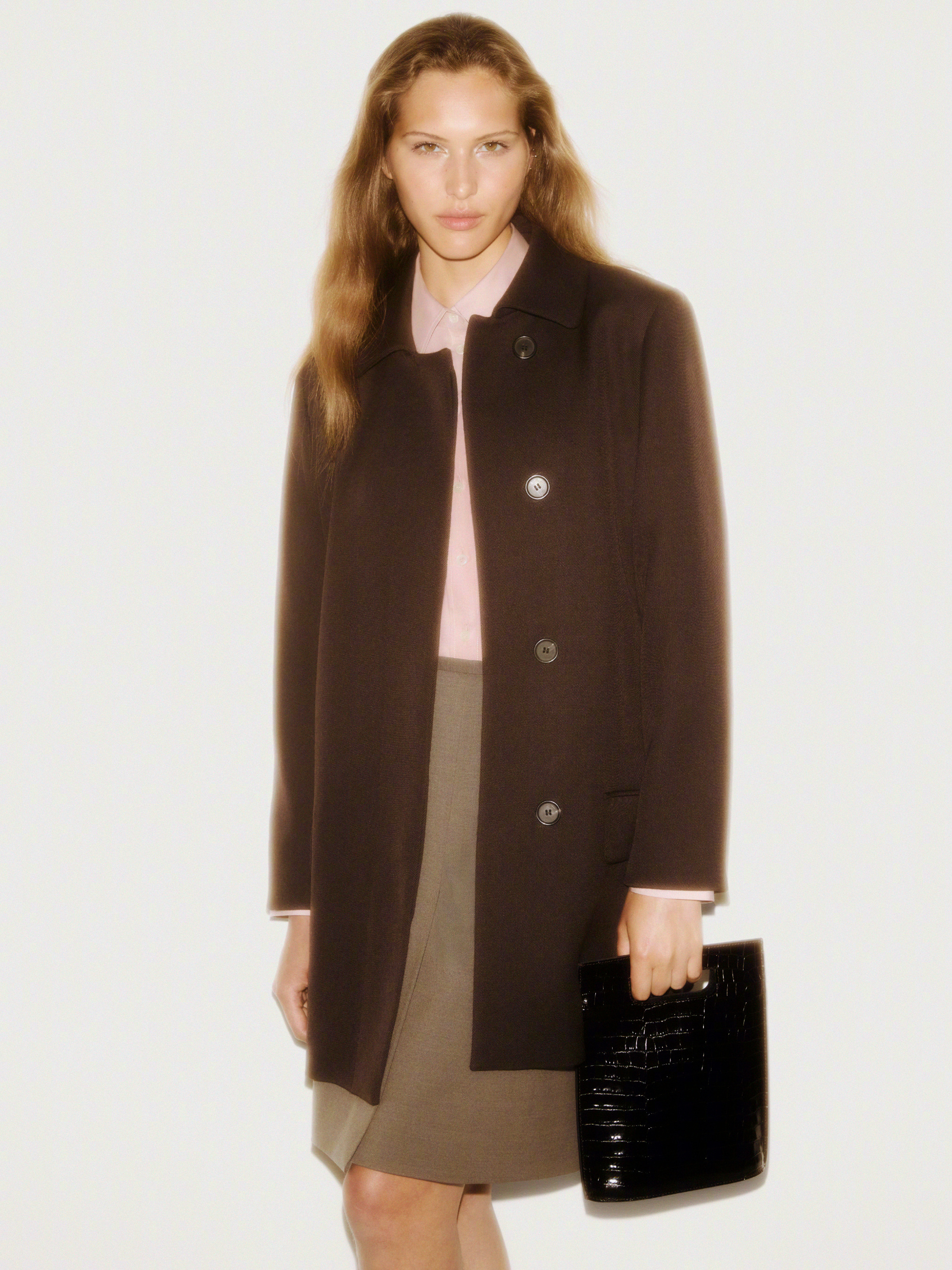 COS F/W 2025 campaign 秋冬系列广告大片摄影：Carlijn