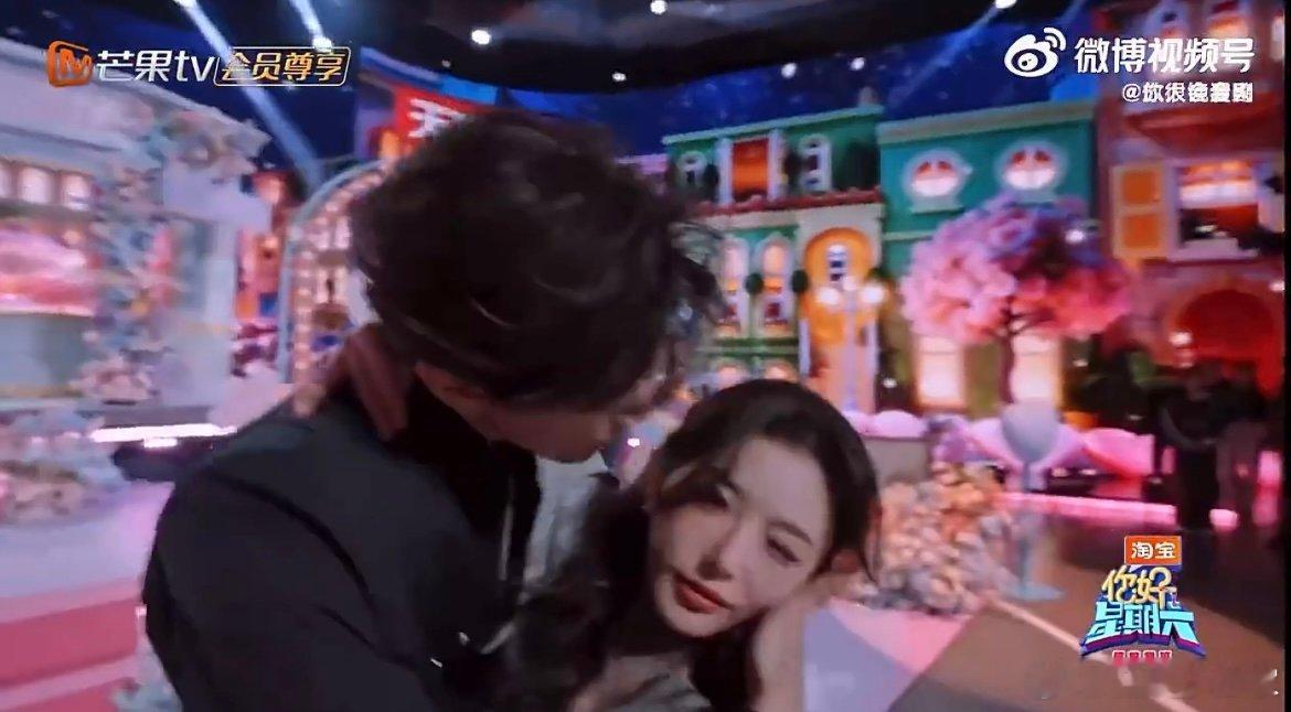 孔雪儿邓凯好六借位吻孔雪儿邓凯好六开场舞有借位吻孔雪儿邓凯这段借位吻太会了，氛围