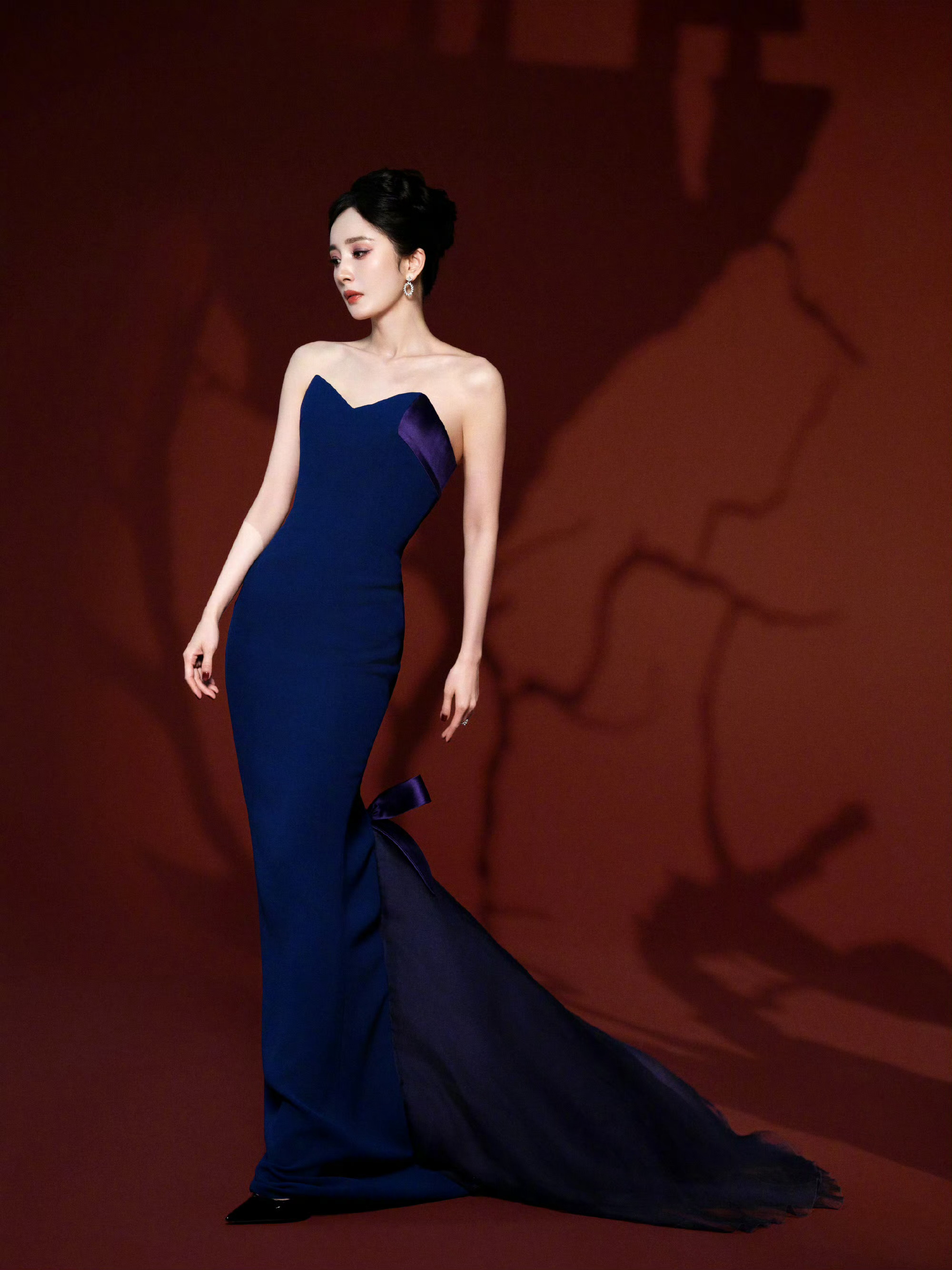 杨幂 微博视界大会 内场造型礼服｜ALEXIS MABILLE S/S 2025