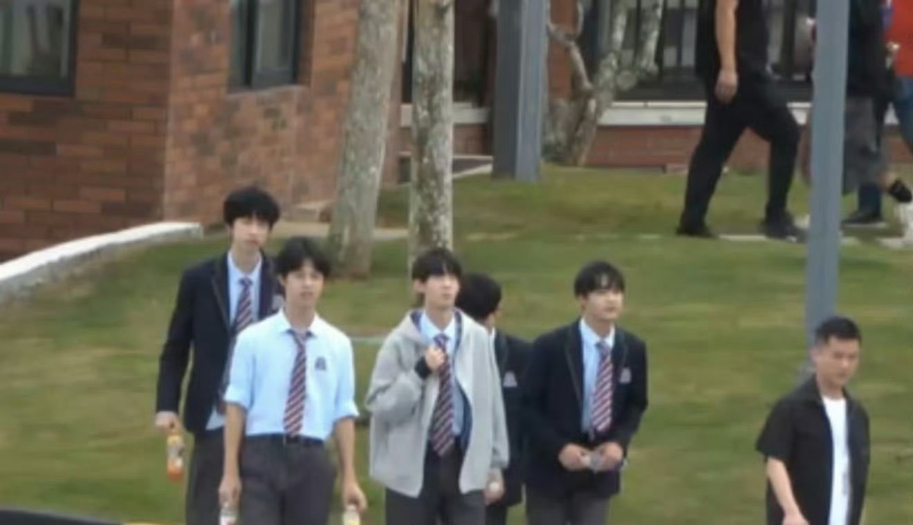 我们的少年时代2TF四代《我们的少年时代2》校服造型🈶你get谁的校服造型！ 