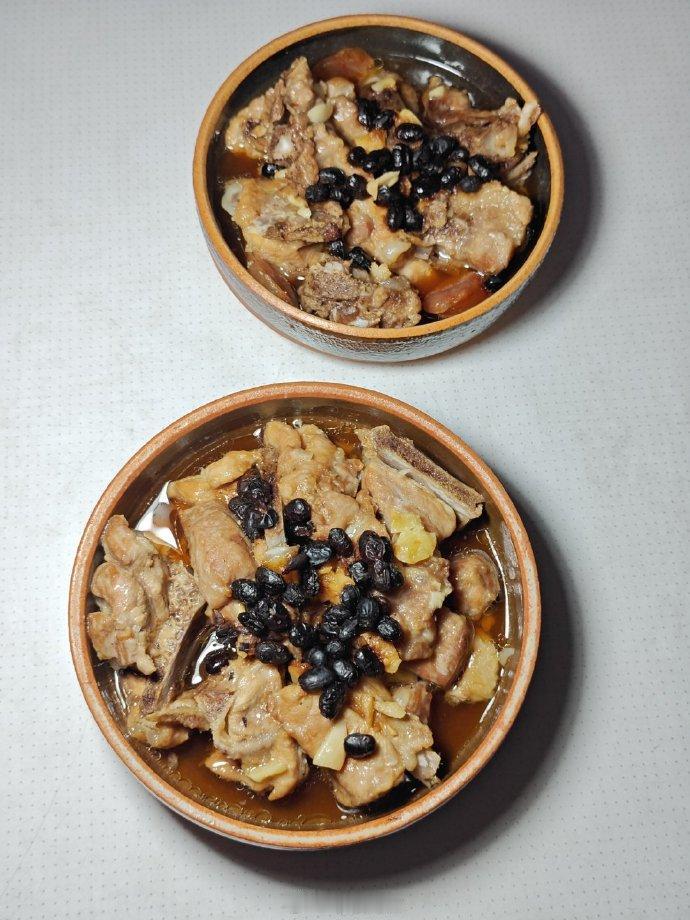 自制预制菜，豆豉蒸排骨头，约7元一份。蒸了50分钟，烂软浓香。