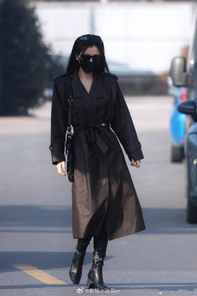 虞书欣云初令老公姐虞书欣一步一帧皆是画报 云初令的每一幕都因虞书欣而惊艳，老公姐