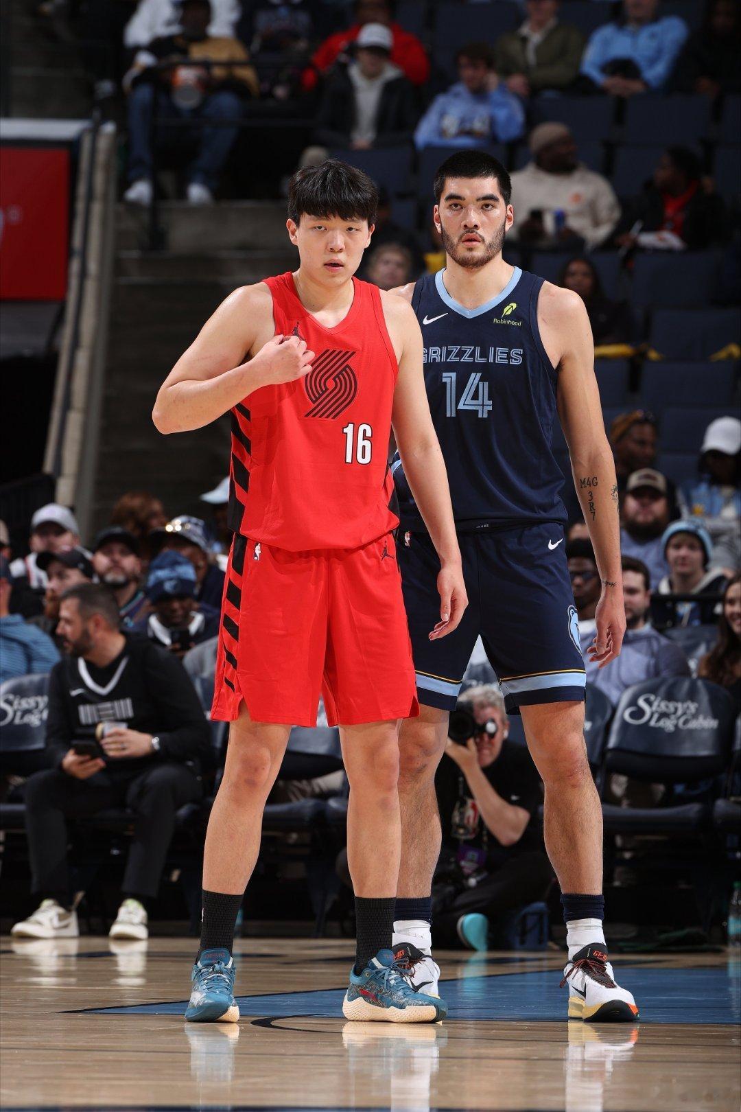 杨瀚森 NBA生涯首次首发对孟菲斯灰熊：上场19分钟得到4分（5投2中）5篮板2