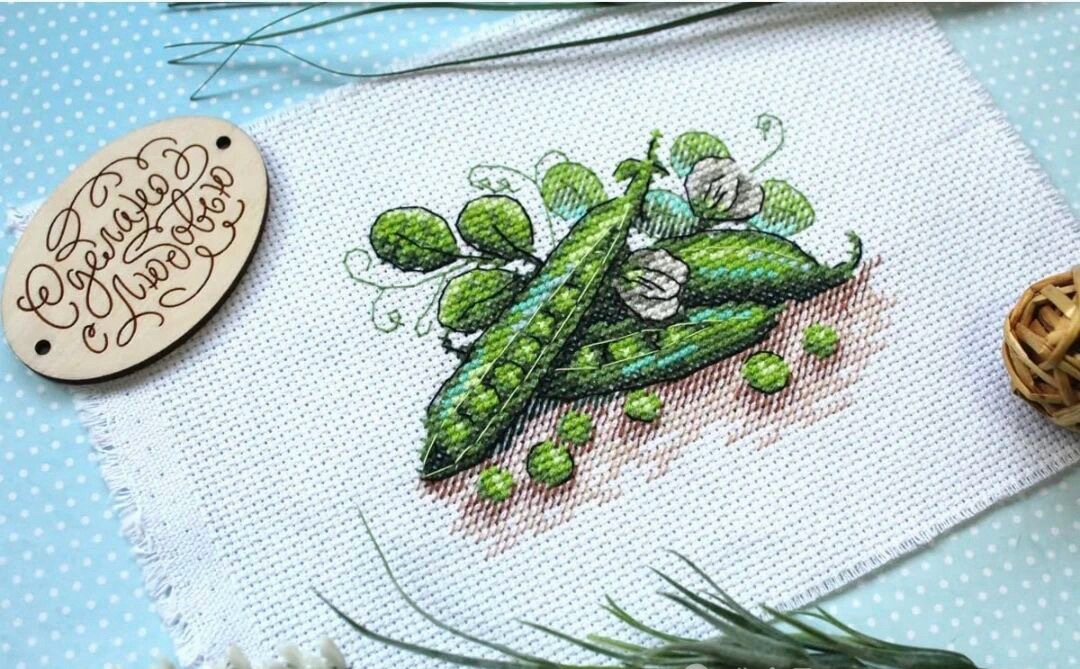 一代人有一代人的挂件走在路上看见同款特色挂件瞬间有亲切感，不用搭话就能认出同好，