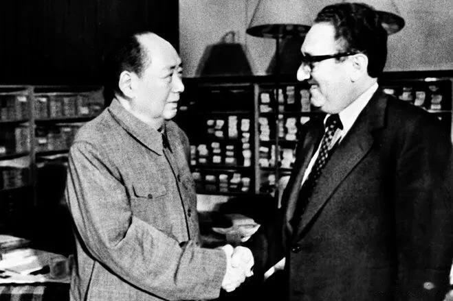 #基辛格逝世# 对这位智者，政治家的记忆从1971年7月第一次秘密访华开始 ​​