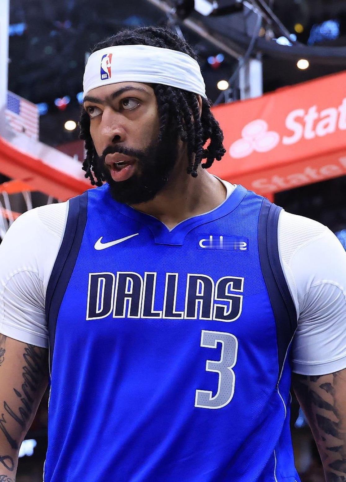 浓眉有望对阵湖人复出安东尼·戴维斯谈交易传闻：“伙计，听着。你们搞得好像我们要打