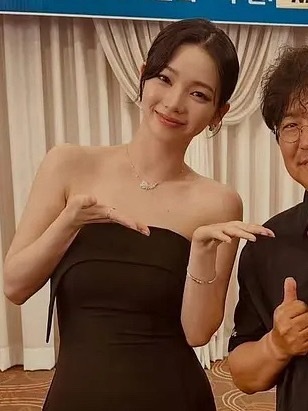 柳智敏和张元英两位五颜一最新活动线下生图🆚状态怎么样？ 