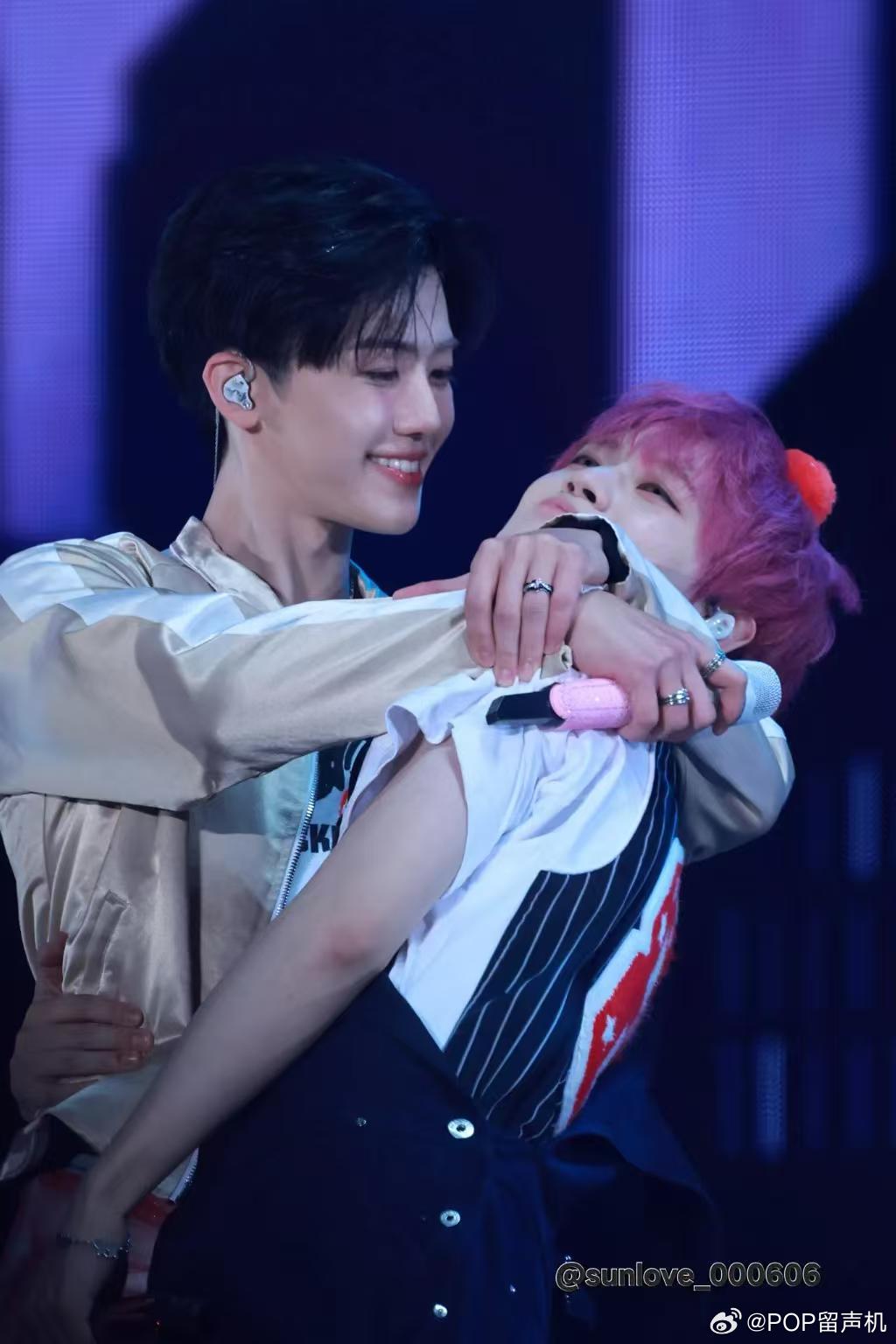 是谁在哭i dont care,美人在怀我不在意who you are,离开的人