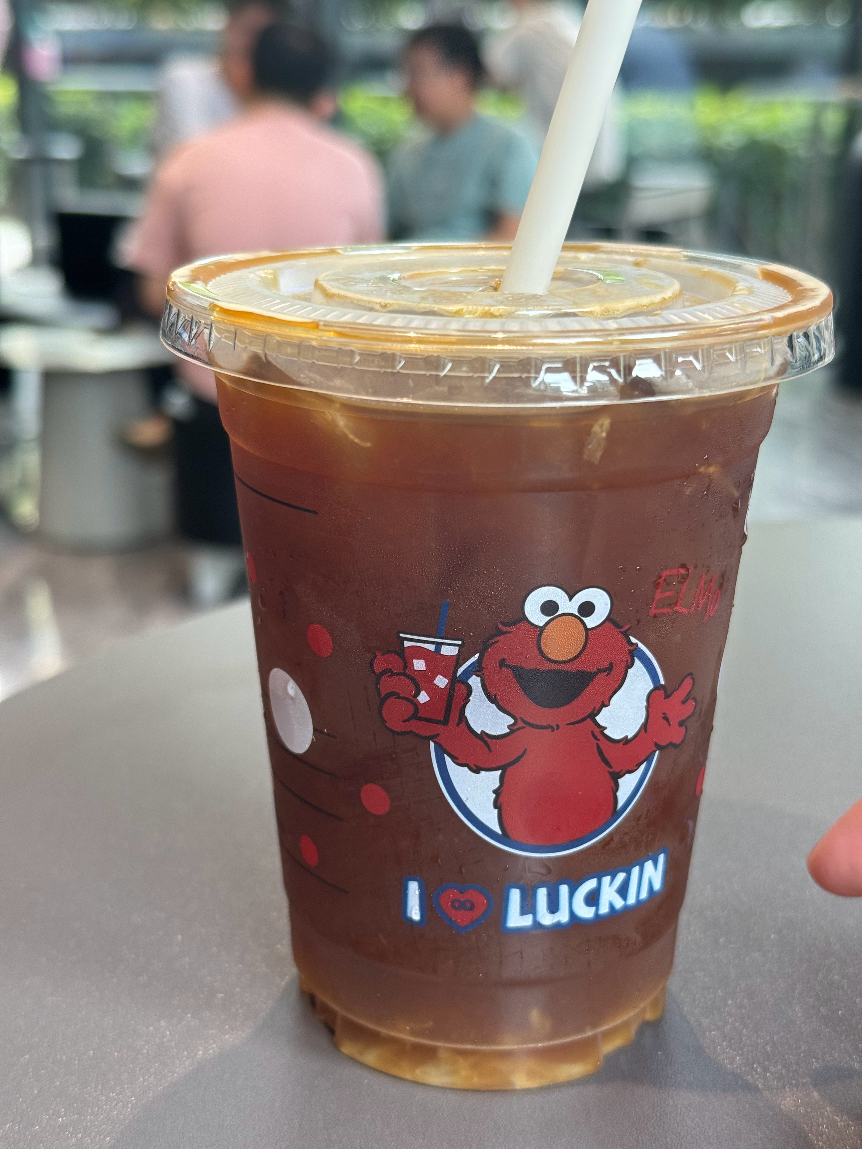 这个柠C美式好像出了有段时间了自橙C和柚C之后的又一个新品试了一下，酸酸甜甜的，