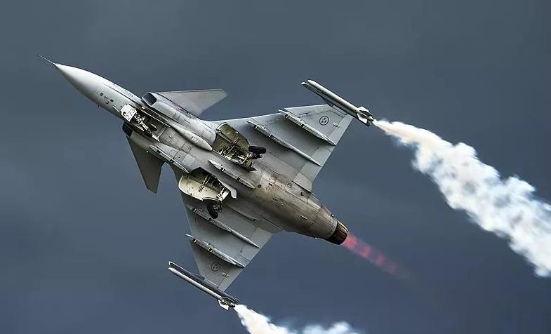 2015年中泰空军“鹰击-2015”联合训练的情况，揭示了训练中泰国空军JAS-