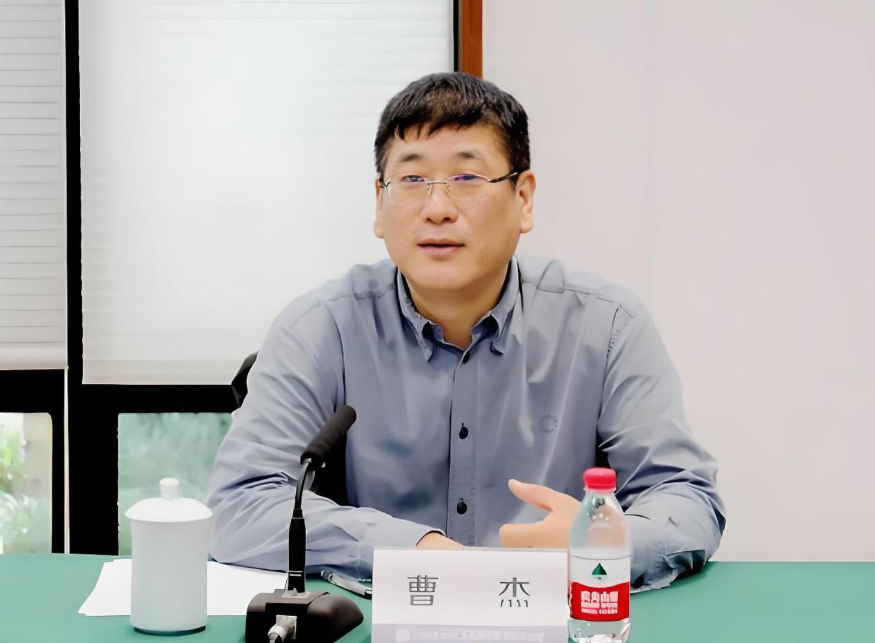 我很喜欢喝产自安徽亳州市的古井贡酒，现在才知道在安徽文化投资公司工作过的曹杰，以