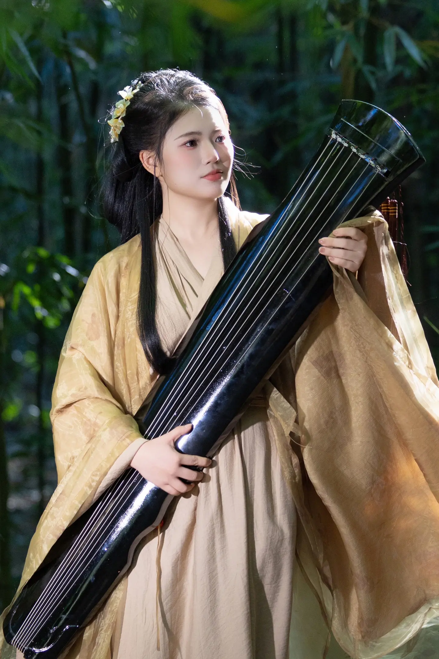 “清冷竹林汉服写真”