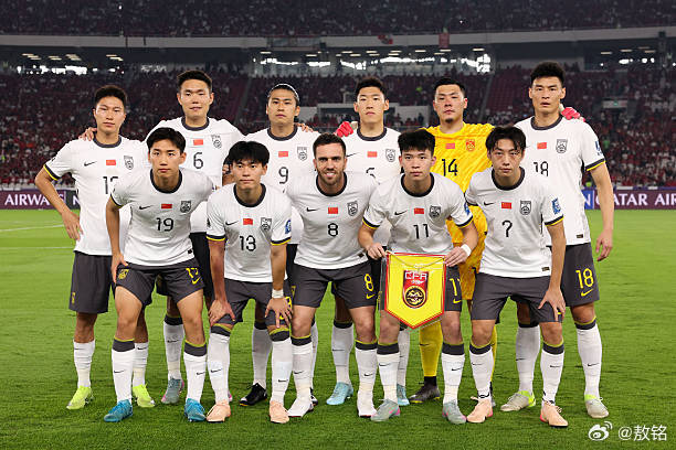 国足无缘2026世界杯 这件事最大的危害就是，很多球迷对自己的中超联赛关注度会下